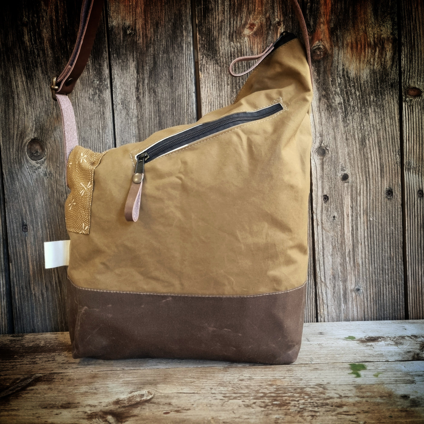 Mora borsa a tracolla cerata oliva