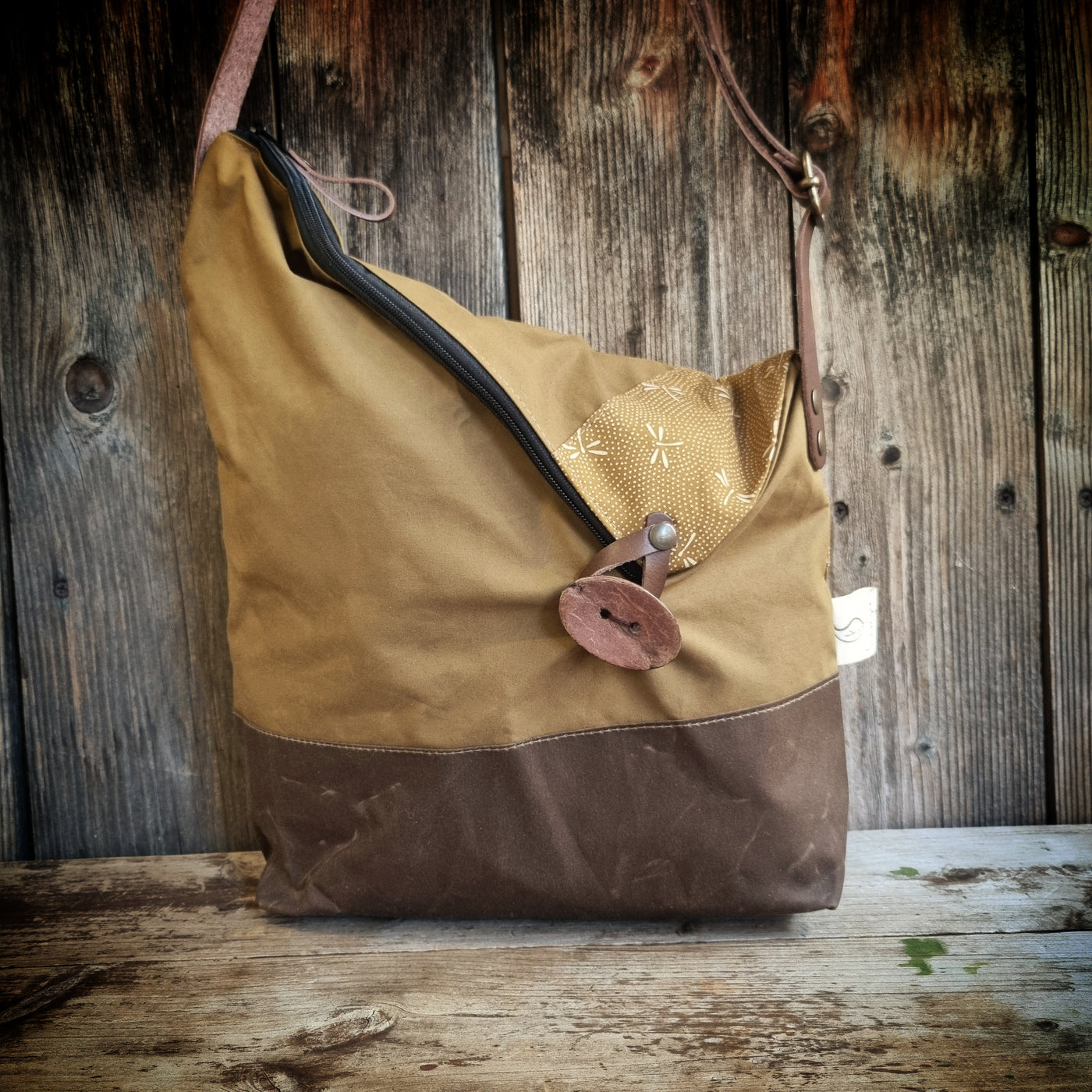 Mora borsa a tracolla cerata oliva