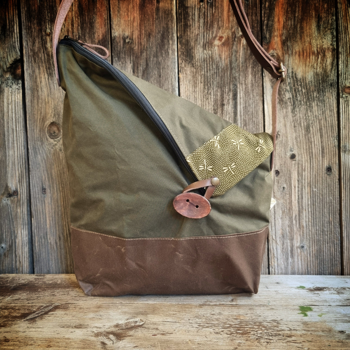 Mora borsa a tracolla cerata kaki